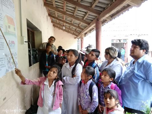Die Kinder in Bolivien lernen about Chagas. / DAHW 